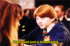 "That's not just a broomstick…" - Ron Weasley (GIF extrait du film Harry Potter 1)